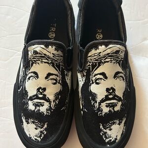 Straye shoes